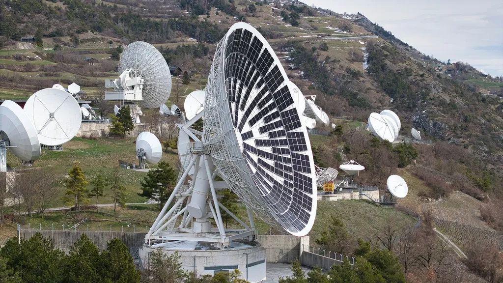 Satellite ground station antennas